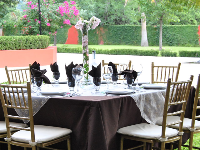 Como decorar una mesa para fiesta en 3 pasos.